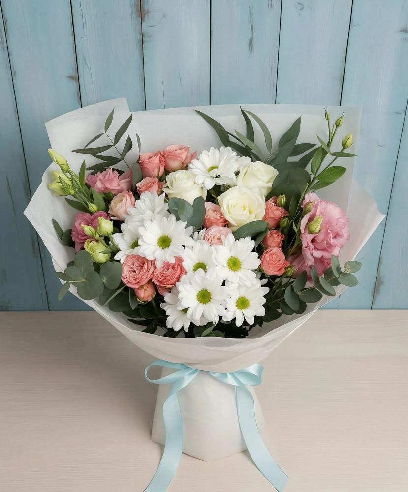 Букет цветов из: Розы, Лизиантусы и Хризантемы в Раменском