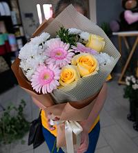 Букет цветов из:  Герберы, Розы и Хризантемы в Раменском