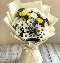Букет цветов из:  Ирисы, Хризантемы и Розы #REPLACE_PRED# Раменском