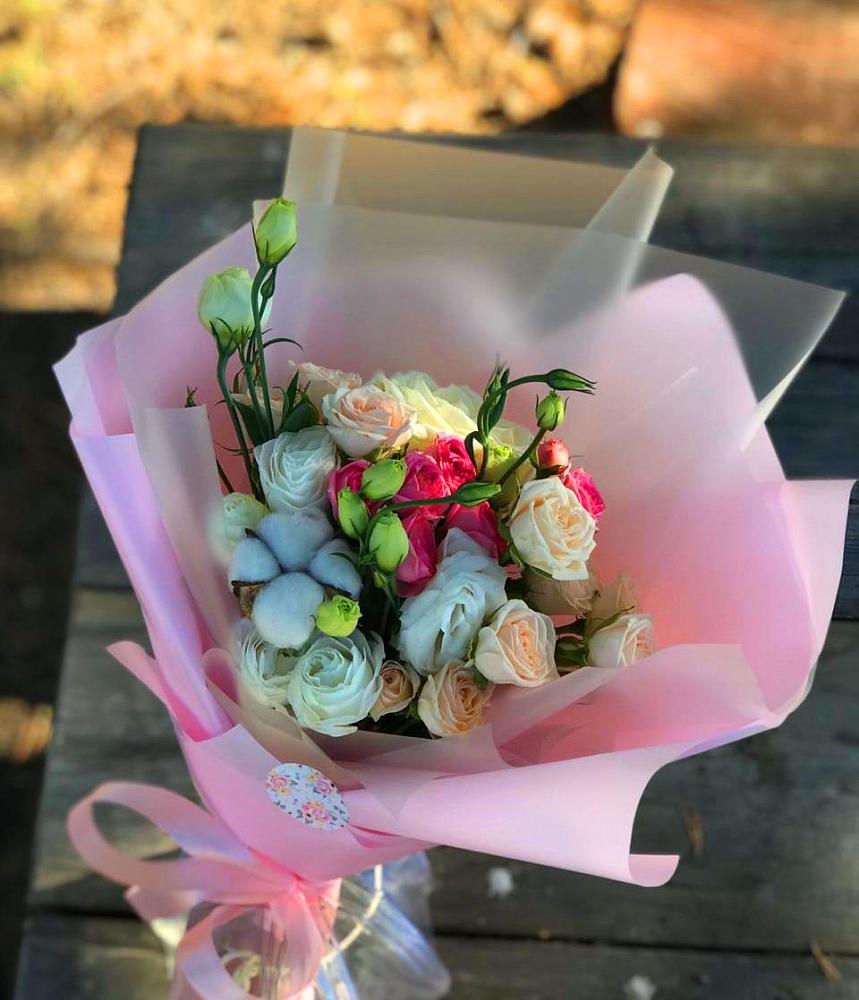 Букет цветов из: Розы и Лизиантусы в Раменском