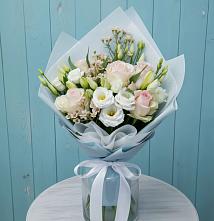 Букет цветов из:  Розы и Лизиантусы в Раменском