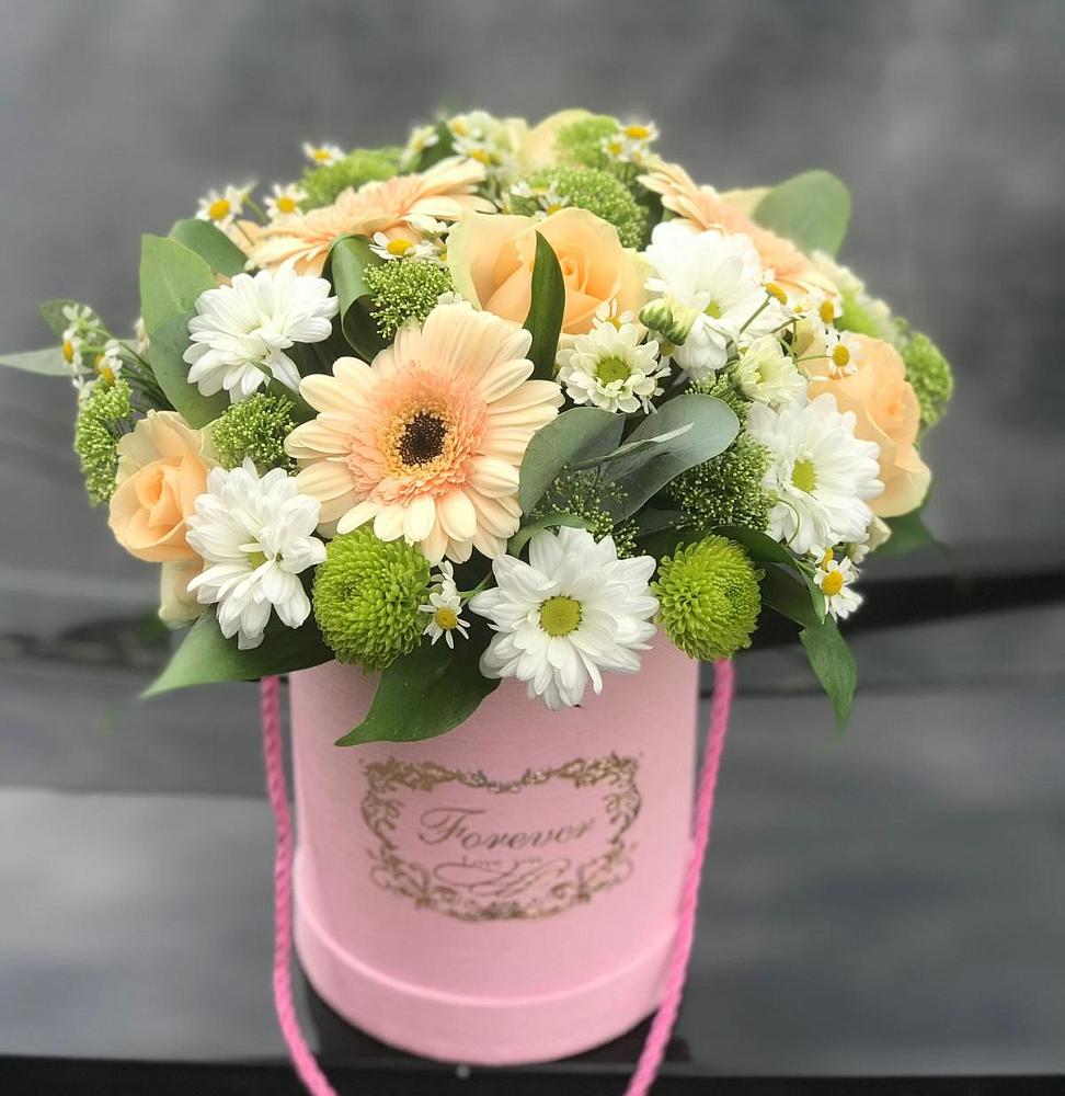 Цветочная композиция из Розы, Герберы и Хризантемы в шляпной коробке в Раменском