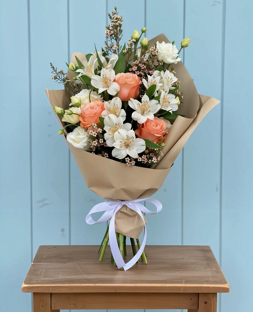 Букет цветов из: Альстромерии, Лизиантусы, Розы и Хризантемы в Раменском