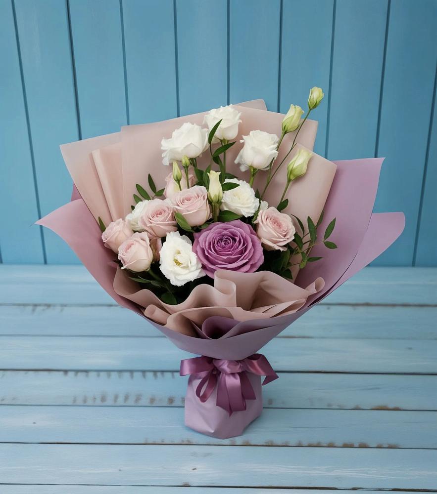 Букет цветов из: Розы и Лизиантусы в Раменском